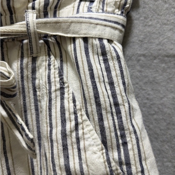 a.n.a Ivory & Blue Striped High Waist Paper Bag  Shorts Size Large Linen Blend - Picture 4 of 9